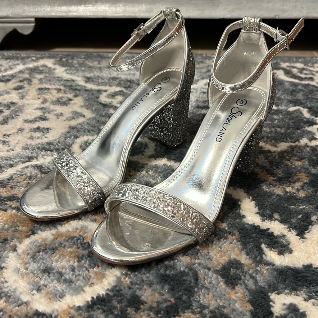 Silver Sparkling Heals 3”
